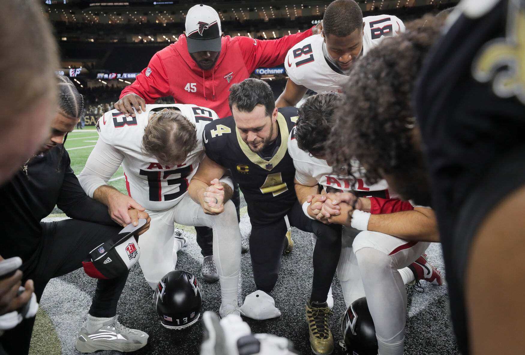 NO.saintsfalcons.010824.5526.jpg